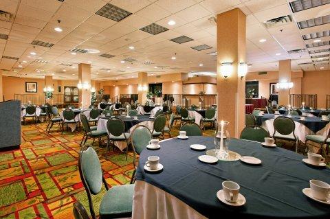 Holiday Inn Huntsville Downtown ภายนอก รูปภาพ